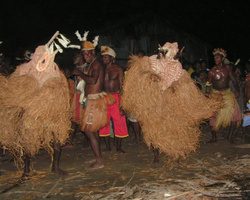 <strong>Lire la suite</strong><br>Cultures de l'Océanie proche Cultures de l'Océanie proche